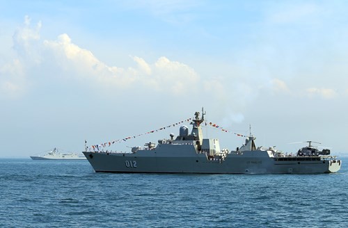 Tàu 012 - Lý Thái Tổ tham gia Duyệt binh tàu quốc tế 2017